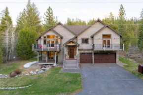 Meyers Meadow by AvantStay Hot Tub Large Deck